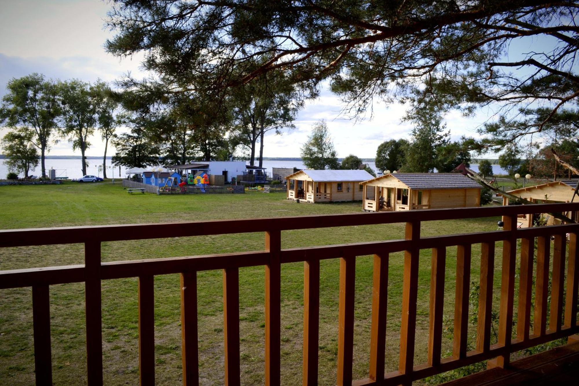Camping Szczecinek Domy Wypoczynkowe Екстериор снимка