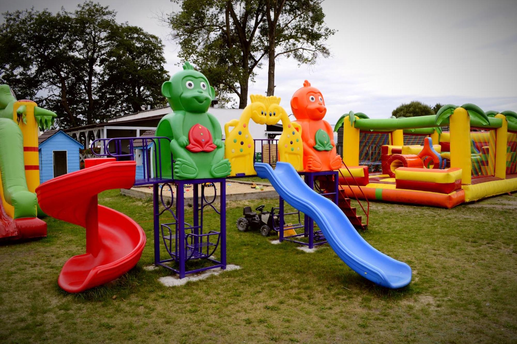 Camping Szczecinek Domy Wypoczynkowe Екстериор снимка
