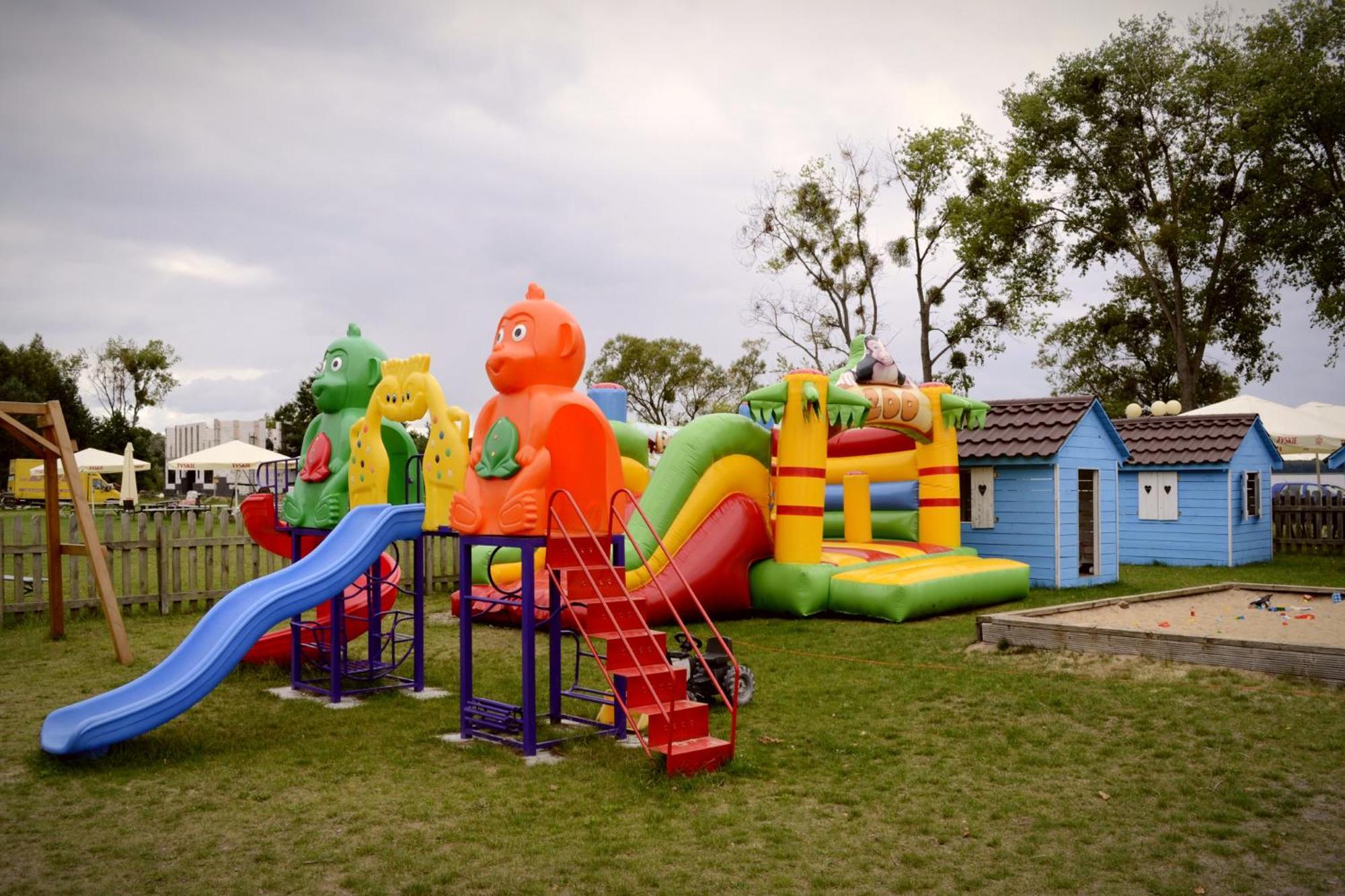 Camping Szczecinek Domy Wypoczynkowe Екстериор снимка